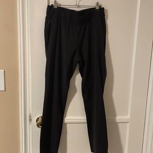 Pre-loved Lululemon on the fly pants.